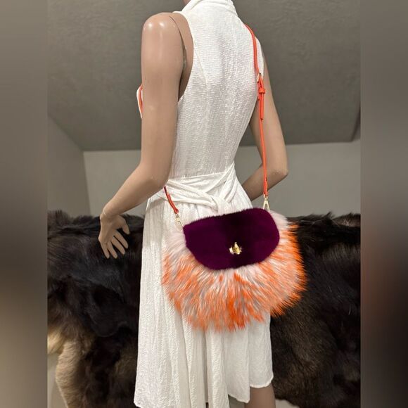 Stunning Colorblock Real Mink Fur with Finn Raccoon Fur Purse, Includes 2 Straps - Picture 7 of 17